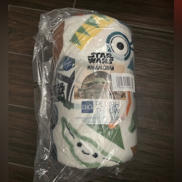 NWT Star Wars Blanket - Picture 3 of 3